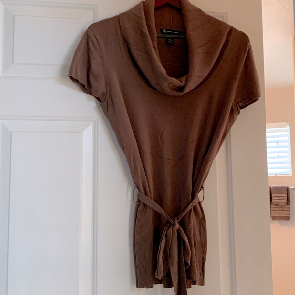 Short sleeved cowl neck sweater.